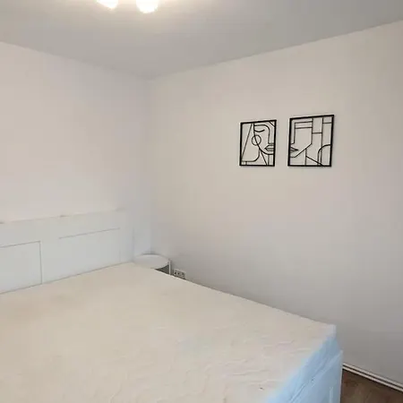 3 2 Bathrooms Apartment